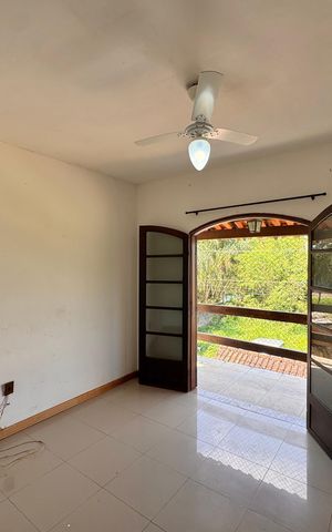 Apartamento à venda com 300m², 3 quartos e 2 vagas Apartamento à venda com 300m², 3 quartos e 2 vagasSuíte