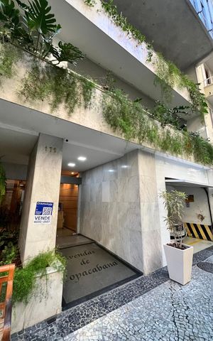 Apartamento à venda com 210m², 4 quartos e 1 vaga Apartamento à venda com 210m², 4 quartos e 1 vagaPlaca