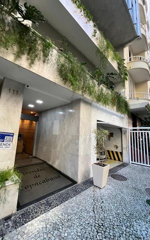 Apartamento à venda com 210m², 4 quartos e 1 vaga Apartamento à venda com 210m², 4 quartos e 1 vagaPlaca