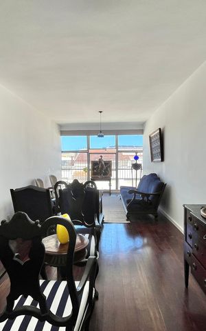 Apartamento à venda com 210m², 4 quartos e 1 vaga Apartamento à venda com 210m², 4 quartos e 1 vagaSala