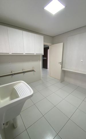 Casa à venda com 515m², 4 quartos e 6 vagas