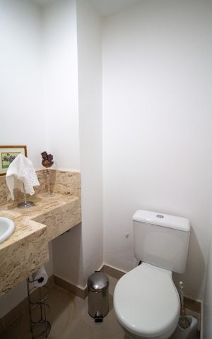 Apartamento para alugar com 166m², 3 quartos e 3 vagasLavabo