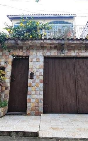 Casa para alugar com 208m², 3 quartos e 1 vaga Casa para alugar com 208m², 3 quartos e 1 vagaFachada