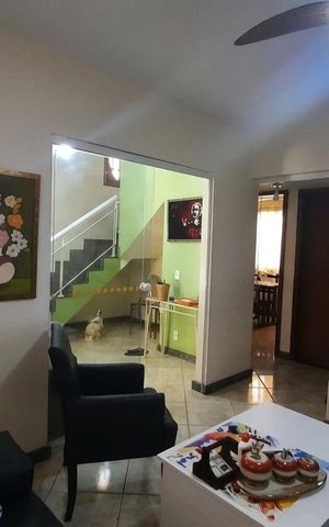 Casa para alugar com 208m², 3 quartos e 1 vaga Casa para alugar com 208m², 3 quartos e 1 vagaSala