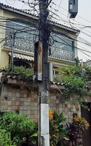 Casa para alugar com 208m², 3 quartos e 1 vaga Casa para alugar com 208m², 3 quartos e 1 vagaFachada