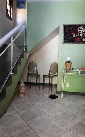 Casa para alugar com 208m², 3 quartos e 1 vaga Casa para alugar com 208m², 3 quartos e 1 vagaEscada