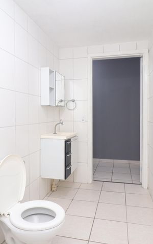 Apartamento para alugar com 51m², 2 quartos e sem vagaBanheiro