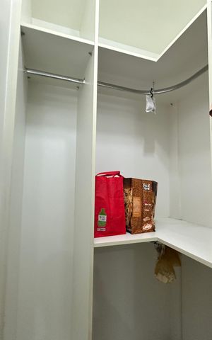 Apartamento para alugar com 60m², 2 quartos e 1 vaga Apartamento para alugar com 60m², 2 quartos e 1 vagaCloset da suíte