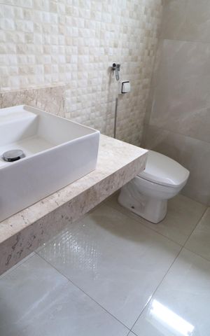 Casa para alugar com 130m², 3 quartos e 4 vagasBanheiro Social