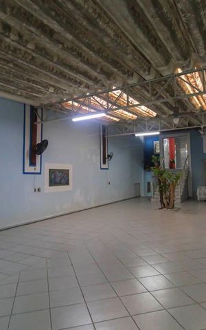 Casa para alugar com 300m², 1 quarto e 1 vaga Casa para alugar com 300m², 1 quarto e 1 vagaGaragem