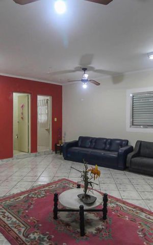 Casa para alugar com 300m², 1 quarto e 1 vaga Casa para alugar com 300m², 1 quarto e 1 vagaSala/Quarto
