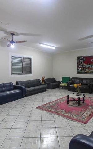 Casa para alugar com 300m², 1 quarto e 1 vaga Casa para alugar com 300m², 1 quarto e 1 vagaSala/Quarto