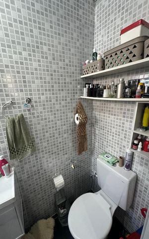 Casa para alugar com 120m², 2 quartos e 1 vaga Casa para alugar com 120m², 2 quartos e 1 vagaBanheiro da Suíte