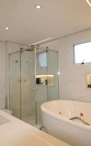 Apartamento à venda com 213m², 3 quartos e 4 vagasBanheiro 2