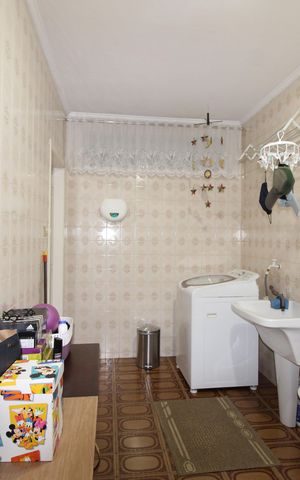 Casa à venda com 88m², 3 quartos e 1 vagaÁrea de Serviço
