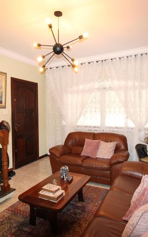 Casa à venda com 88m², 3 quartos e 1 vagaSala