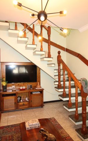 Casa à venda com 88m², 3 quartos e 1 vagaSala