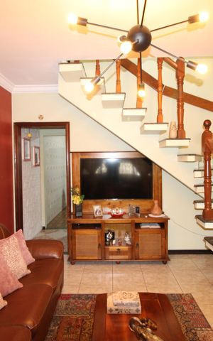 Casa à venda com 88m², 3 quartos e 1 vagaSala