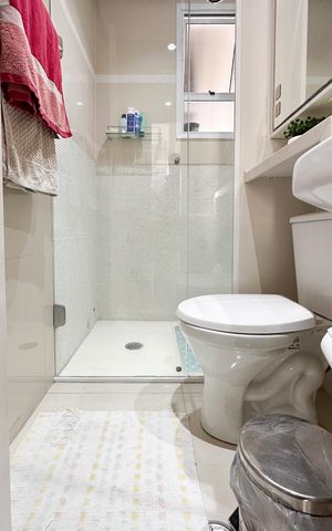 Apartamento à venda com 74m², 3 quartos e 2 vagas Apartamento à venda com 74m², 3 quartos e 2 vagasBanheiro Social