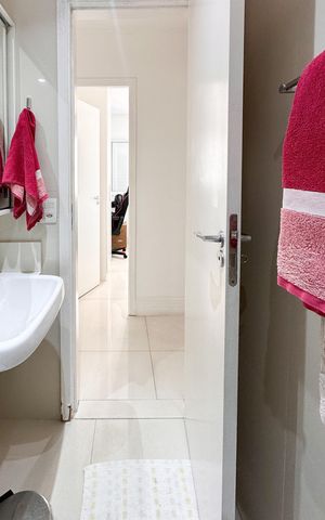 Apartamento à venda com 74m², 3 quartos e 2 vagas Apartamento à venda com 74m², 3 quartos e 2 vagasBanheiro Social