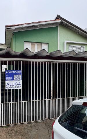Casa à venda com 130m², 2 quartos e 2 vagas Casa à venda com 130m², 2 quartos e 2 vagasFachada