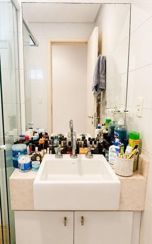 Apartamento à venda com 55m², 2 quartos e 1 vaga Apartamento à venda com 55m², 2 quartos e 1 vagaBanheiro