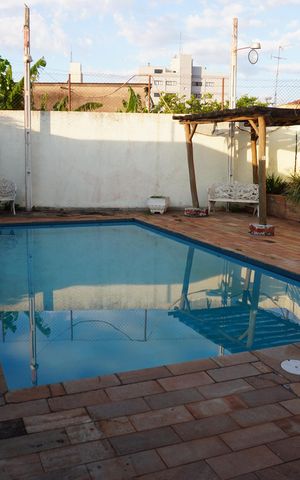 Casa à venda com 550m², 4 quartos e 5 vagasPiscina