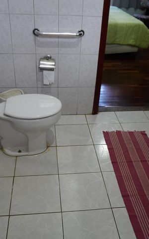 Casa à venda com 550m², 4 quartos e 5 vagasBanheiro da Suíte