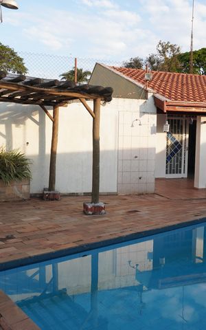 Casa à venda com 550m², 4 quartos e 5 vagasPiscina