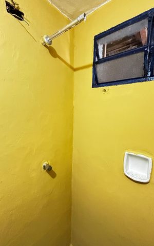 Casa para alugar com 58m², 2 quartos e 1 vaga Casa para alugar com 58m², 2 quartos e 1 vagaBanheiro
