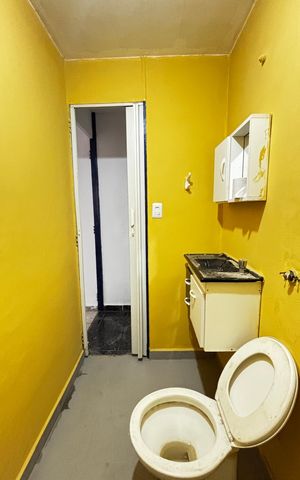 Casa para alugar com 58m², 2 quartos e 1 vaga Casa para alugar com 58m², 2 quartos e 1 vagaBanheiro