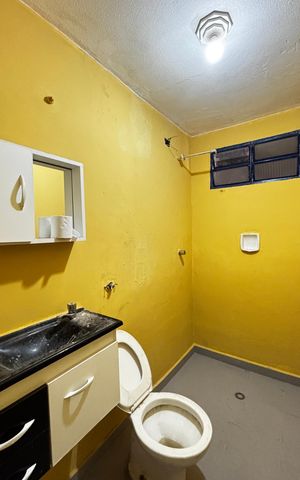 Casa para alugar com 58m², 2 quartos e 1 vaga Casa para alugar com 58m², 2 quartos e 1 vagaBanheiro