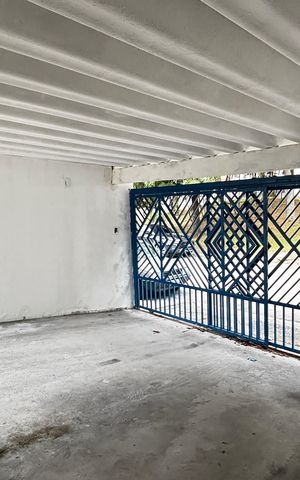 Casa para alugar com 58m², 2 quartos e 1 vaga Casa para alugar com 58m², 2 quartos e 1 vagaQuintal - Garagem