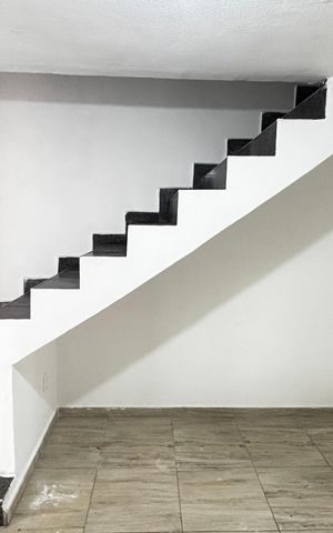 Casa para alugar com 58m², 2 quartos e 1 vaga Casa para alugar com 58m², 2 quartos e 1 vagaSala