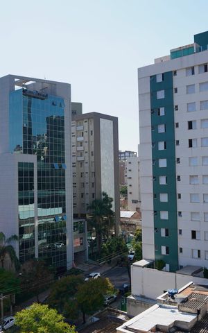 Apartamento à venda com 158m², 3 quartos e 4 vagas Apartamento à venda com 158m², 3 quartos e 4 vagasVista
