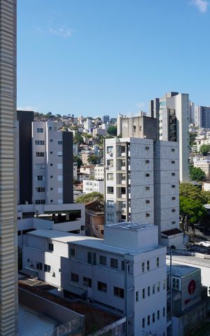 Apartamento à venda com 158m², 3 quartos e 4 vagas Apartamento à venda com 158m², 3 quartos e 4 vagasVista