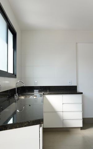 Apartamento à venda com 158m², 3 quartos e 4 vagas Apartamento à venda com 158m², 3 quartos e 4 vagasCozinha e Área de Serviço