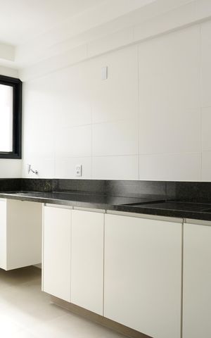 Apartamento à venda com 87m², 3 quartos e 2 vagas Apartamento à venda com 87m², 3 quartos e 2 vagasCozinha e Área de Serviço