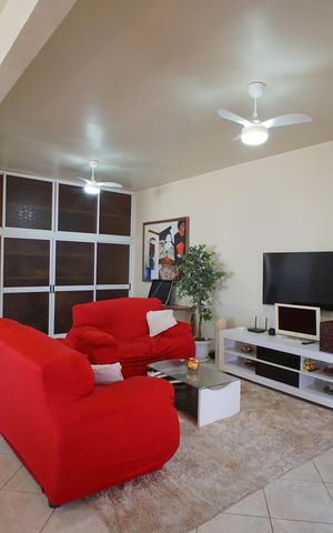 Casa para alugar com 200m², 2 quartos e 5 vagas Casa para alugar com 200m², 2 quartos e 5 vagasSala