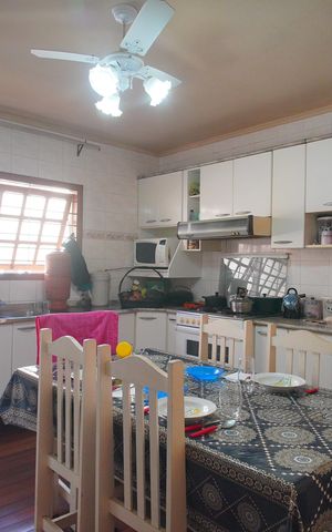 Casa à venda com 550m², 4 quartos e 4 vagascozinha