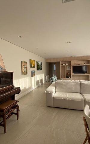 Apartamento à venda com 220m², 3 quartos e 2 vagas Apartamento à venda com 220m², 3 quartos e 2 vagasSala