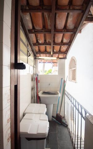 Casa à venda com 297m², 4 quartos e 4 vagas Casa à venda com 297m², 4 quartos e 4 vagasÁrea de Serviço 1