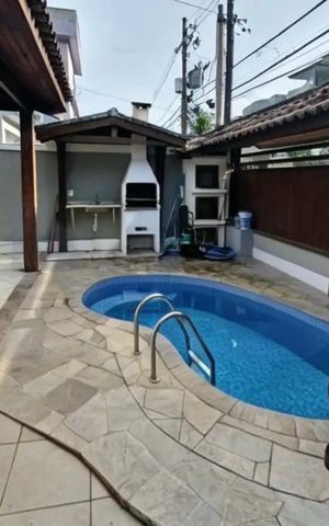 Casa de condomínio à venda com 200m², 3 quartos e 1 vaga Casa de condomínio à venda com 200m², 3 quartos e 1 vagaÁrea externa