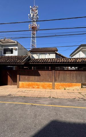 Casa de condomínio à venda com 200m², 3 quartos e 1 vaga Casa de condomínio à venda com 200m², 3 quartos e 1 vagaFachada