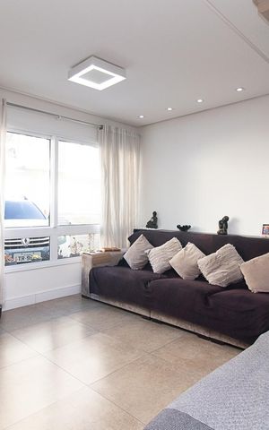 Casa de condomínio à venda com 188m², 3 quartos e 2 vagasSala