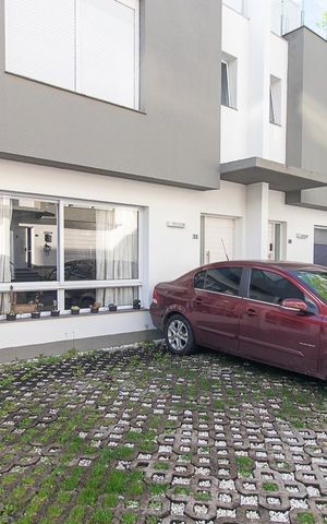 Casa de condomínio à venda com 188m², 3 quartos e 2 vagasFachada
