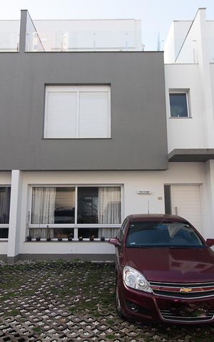 Casa de condomínio à venda com 188m², 3 quartos e 2 vagasFachada