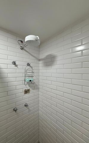 Studio para alugar com 33m², 1 quarto e sem vaga Studio para alugar com 33m², 1 quarto e sem vagaBanheiro
