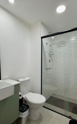 Studio para alugar com 33m², 1 quarto e sem vaga Studio para alugar com 33m², 1 quarto e sem vagaBanheiro
