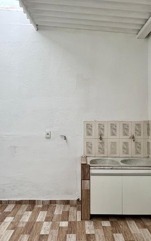 Casa à venda com 70m², 2 quartos e 1 vaga